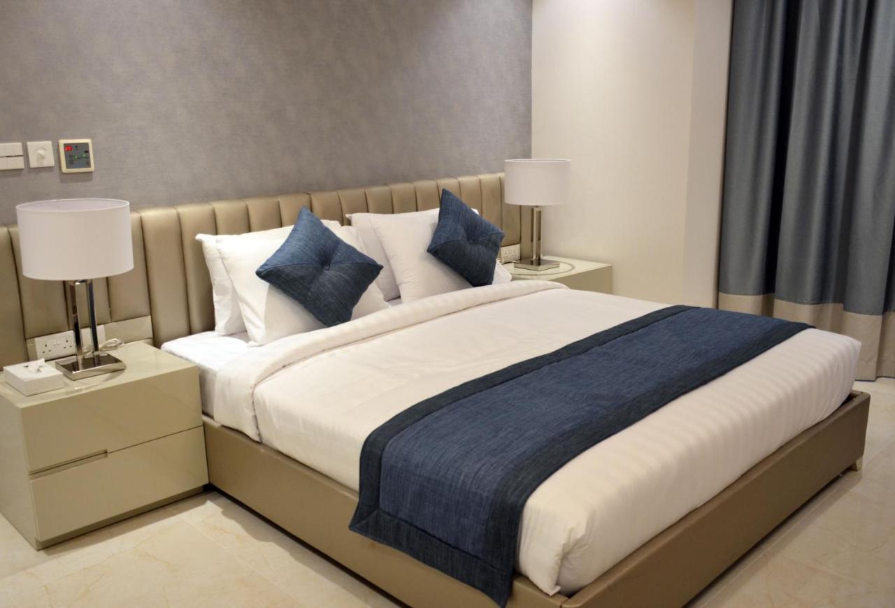 The Lodge Suites Manama Eksteriør bilde
